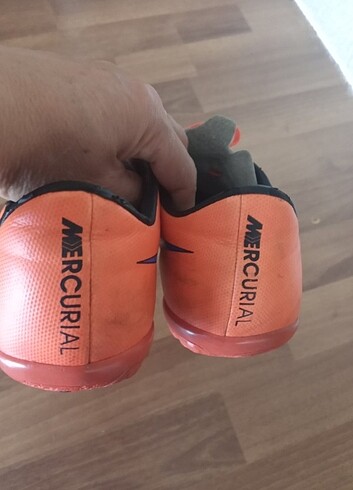 Nike Halı saha ayakkabı kranpon 32.33 numaraya uygun