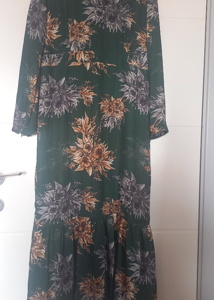 Uzun elbise 38.40 bedene uygun sıfır kullanılmamış çiçekli - Görsel 2