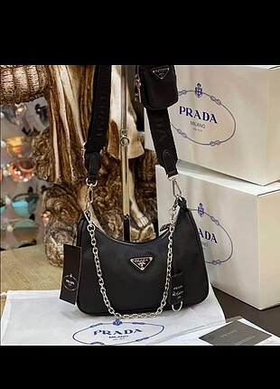 Prada canta 