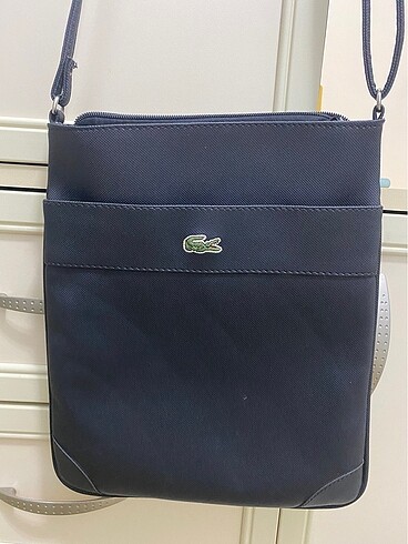 Lacoste postacı çanta