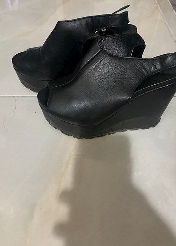 Diğer Kadın Siyah Dolgu Topuklu bağcıklı Ayakkabı