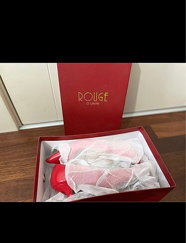 37 Beden Rouge stiletto