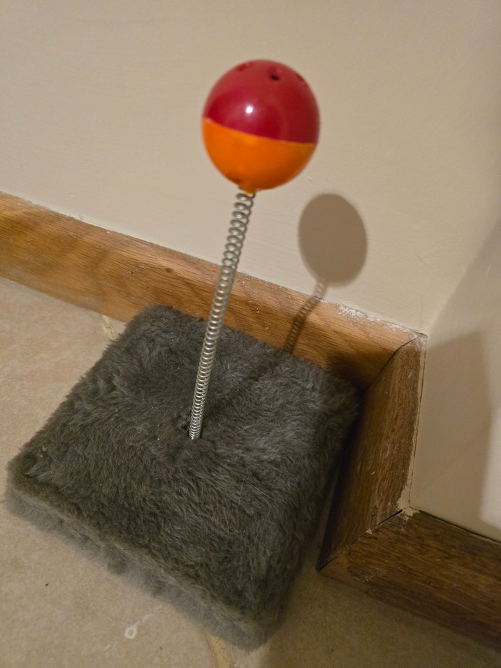 Gri Tüylü Kedi Oyuncağı - Görsel 2