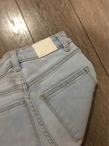 34 Beden mavi Renk Bershka jean