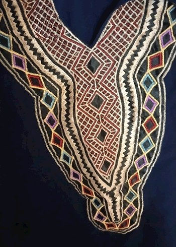 Bohem V Yaka Uzun Kollu Nakışlı Elbise - Görsel 3