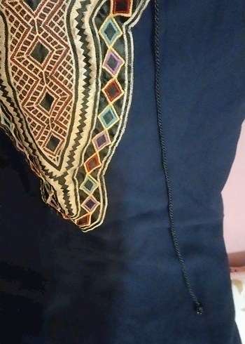 Bohem V Yaka Uzun Kollu Nakışlı Elbise - Görsel 4