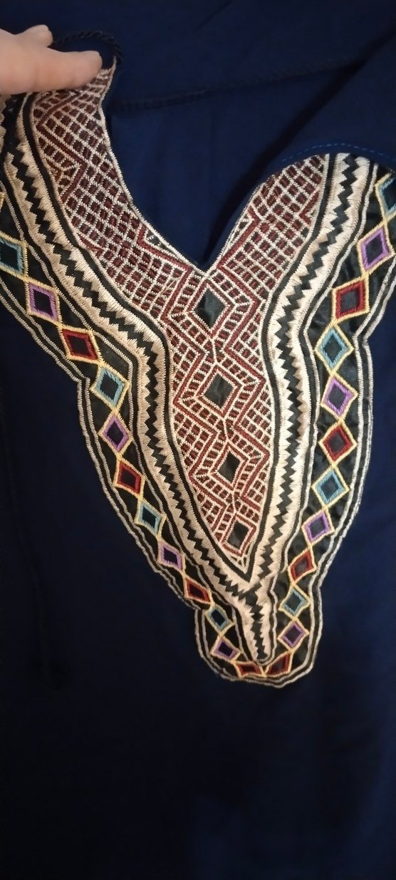 Bohem V Yaka Uzun Kollu Nakışlı Elbise - Görsel 3