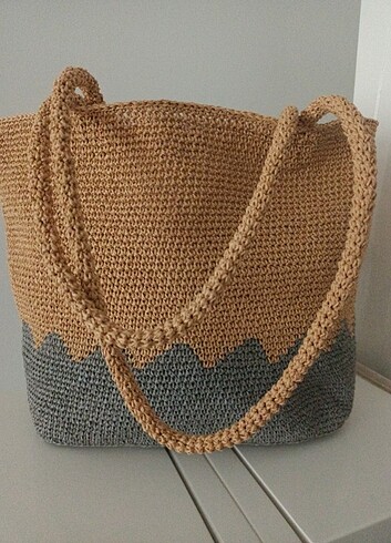 Diğer Çanta ölçü 40*32 sap uzunluğu 70 cm astarlı, çıtçıtlı