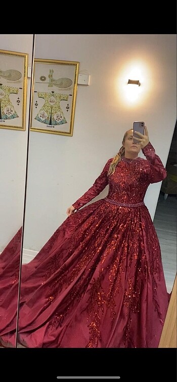 Kırmızı nişanlık tesettür