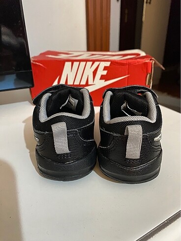 21 Beden Nike spor ayakkabısı