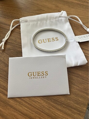 GUESS GÜMÜŞ KADIN BİLEKLİK