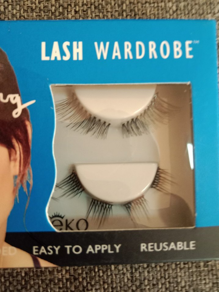 Bej Parlak Takma Kirpikler - Görsel 4