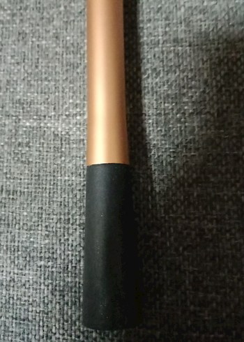 Bej ve Gri Makyaj Fırçası - Görsel 3