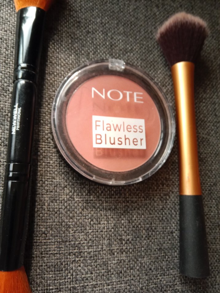 Camel Renkli Makyaj Fırçası ve Note Flawless Allık fırça seti - Görsel 4