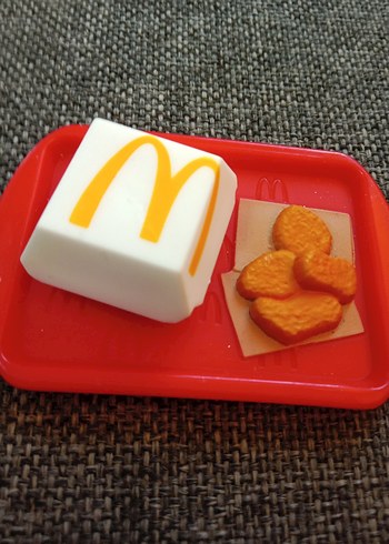 Çocuklar için renkli sarı tabak ve oyuncak seti 2 li - Görsel 2