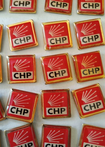 Yeni 175 adet Kırmızı yaldızlı altioklar rozetler - Görsel 2