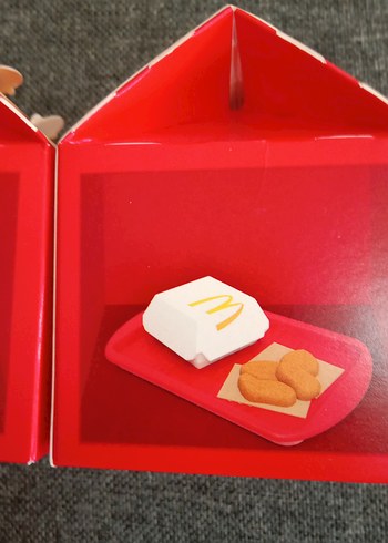 Beden Renk Kırmızı McDonald's Oyuncak Figür Seti 2 paket