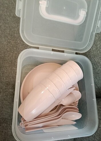 32 parça yeni pudra çantalı sağlam plastik piknik seti 