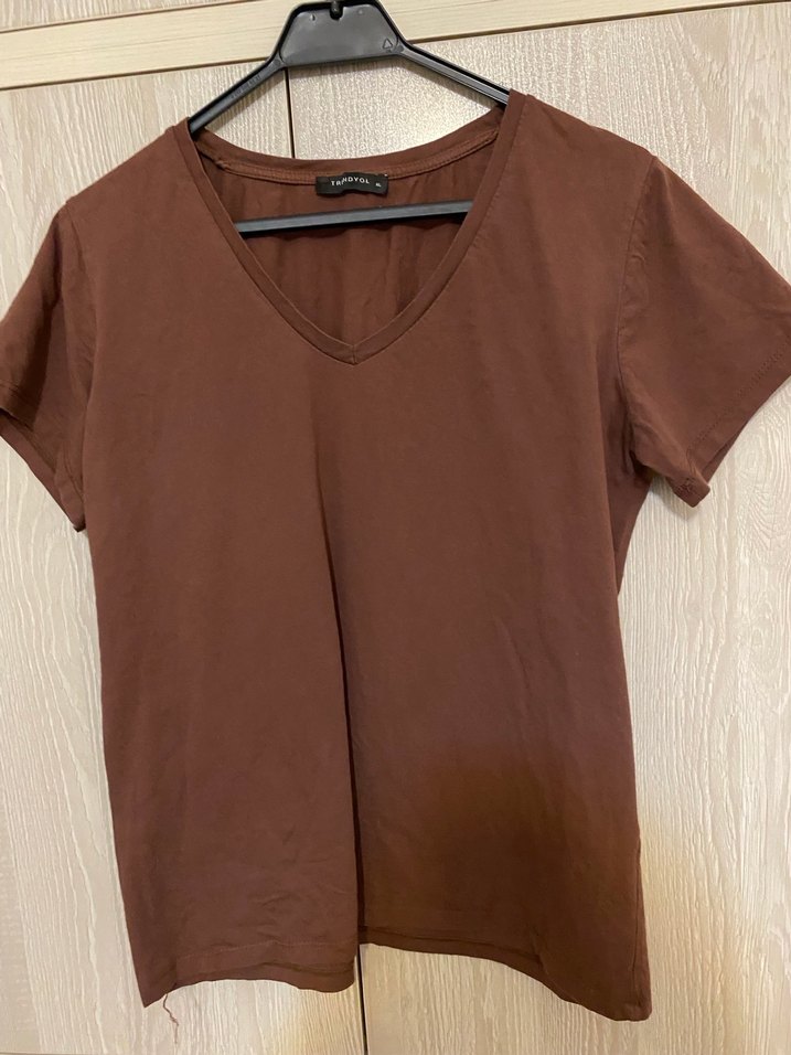 Trendyol  Kahverengi V Yakalı  Tişört - Görsel 5