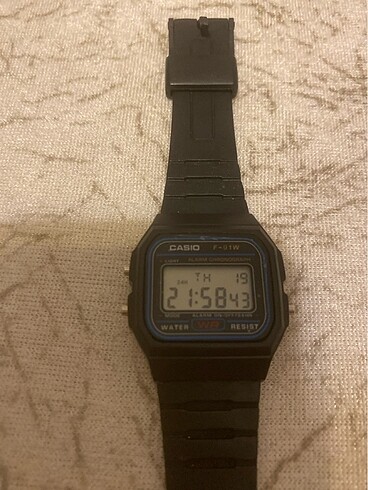 Casio digital saat