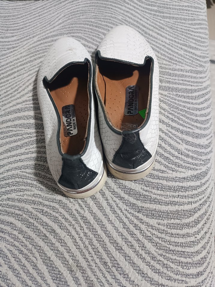 Beyaz Yılan Derisi Desenli Kadın Dolgu Topuklu Ayakkabı - Görsel 2