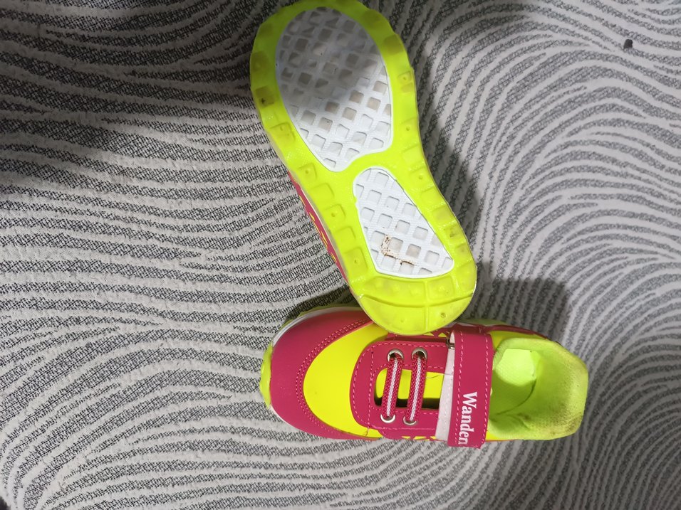 Kız Çocuk Pembe Renkli Velcro Spor Ayakkabı - Görsel 2