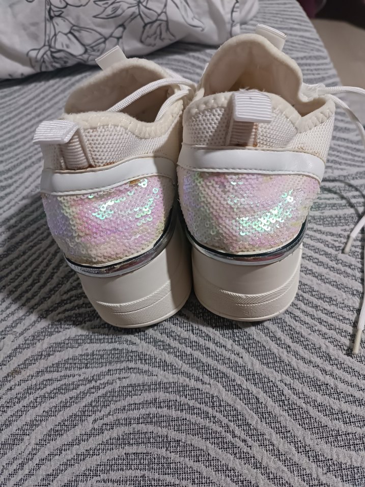 Beyaz Bağcıklı Kadın Spor Ayakkabı - Görsel 2