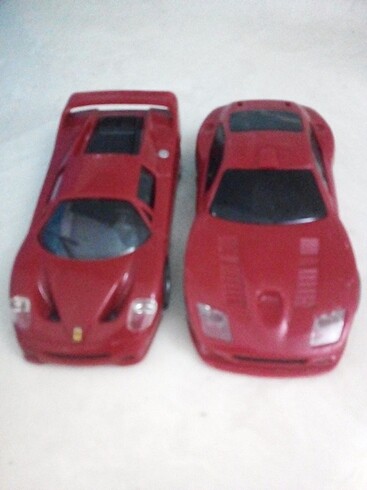 Oyuncak ferrari arabalar 