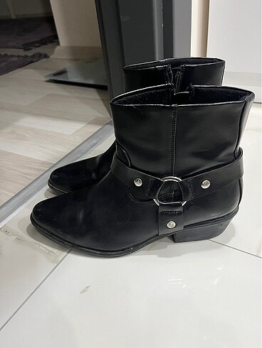 Deichmann Siyah bot
