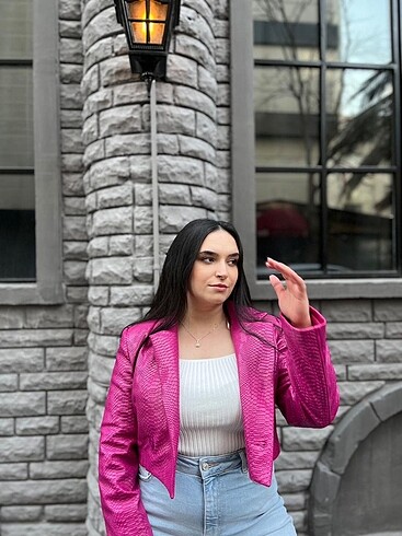 Quzu Deri Crop Blazer Ceket