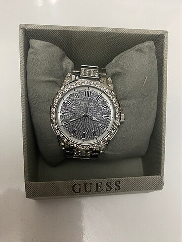 GUESS SAAT
