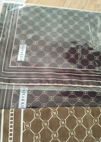 Vakko Siyah Desenli Kadın Fular - Görsel 2