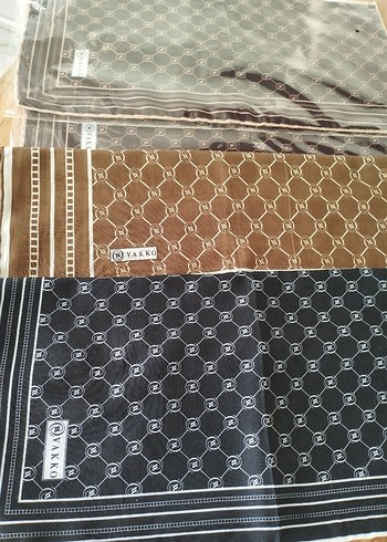 Vakko Siyah Desenli Kadın Fular - Görsel 3