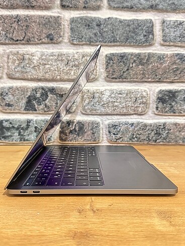  Beden Apple MacBook Pro 13