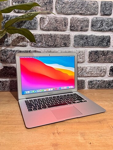 Apple MacBook Air 2017 - 8GB RAM, 128GB SSD, Sorunsuz Çalışan