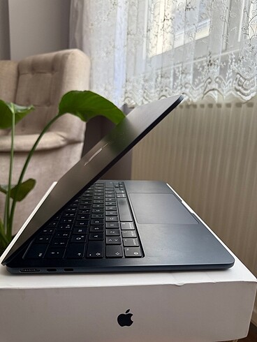  Beden Apple MacBook Air M2 16 GB RAM / 256 GB SSD GECE YARISI