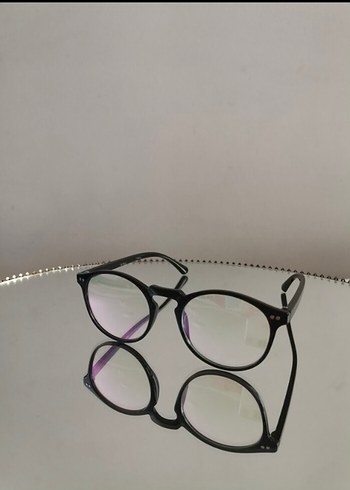 Şeffaf Renkli Siyah Minimalist Kadın Gözlüğü