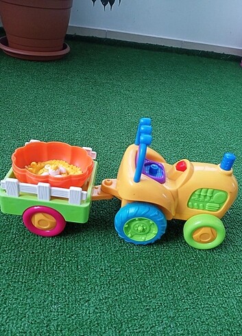 Müzikli hareketli oyuncak traktör 