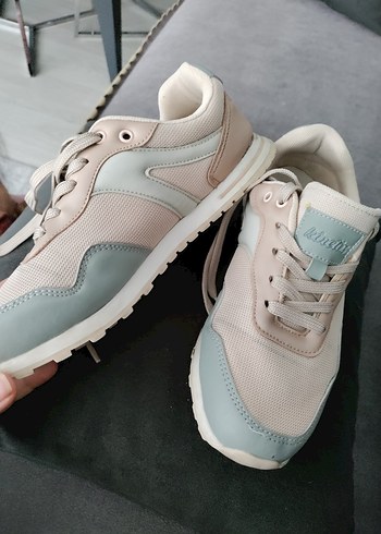 Pastel Tonlu Beyaz Günlük Spor Ayakkabı