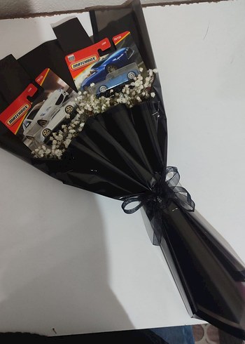 Siyah Kağıtlı Matchbox Araba Buketi - Görsel 3