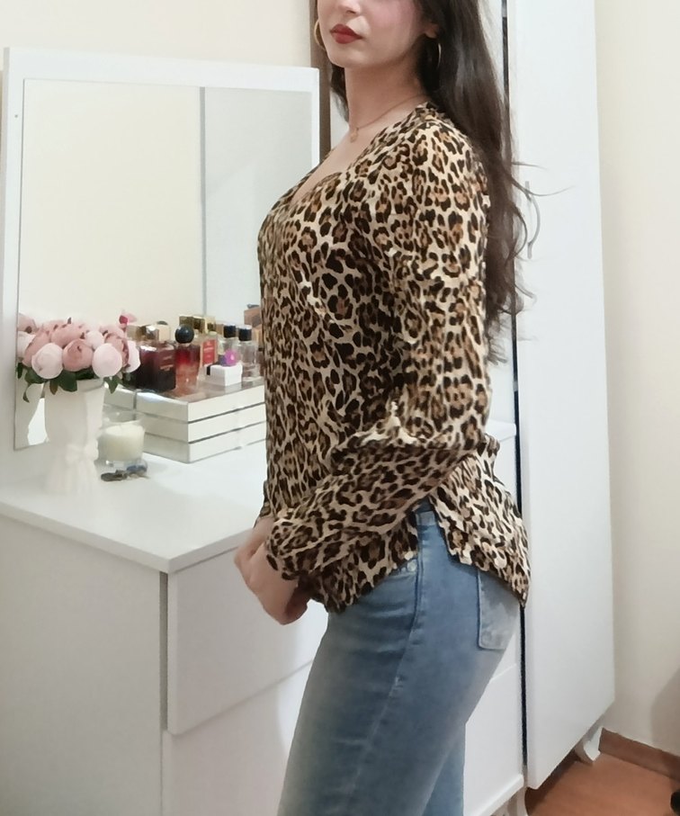 Leopar Desenli V Yaka Kadın Bluz - Görsel 3