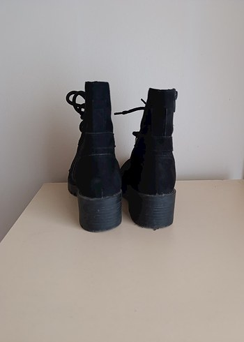 Siyah Süet Bağcıklı Gotik Kadın Bot - Görsel 3