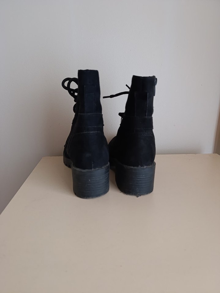 Siyah Süet Bağcıklı Gotik Kadın Bot - Görsel 3