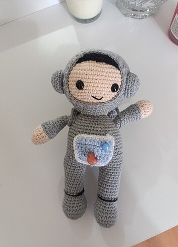 Amigurumi astronot oyuncak 