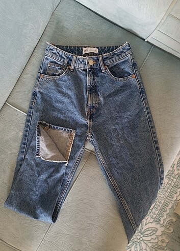 Zara straight mom jean 