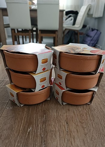 Kahverengi güveç çömleği