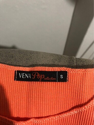 Vena Badi üst crop
