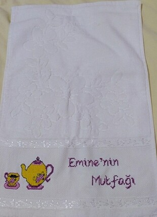 Kanaviçe işlemeli mutfak havlusu