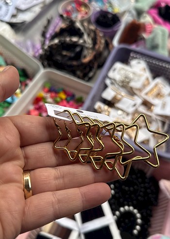 Altın Renk Mini Yıldız Kemerli Küpeler - Görsel 3