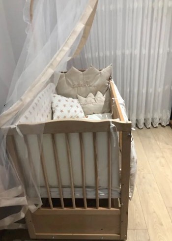 Ahşap Bej Renkli Bebek Beşiği ve Sepeti